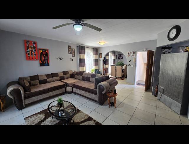 2 BEDROOM SECTIONAL TITLE FOR SALE IN SOUTH CREST